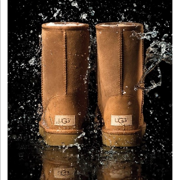 UGG Classic Shearling Lined Short Boot - Picture 4 of 7